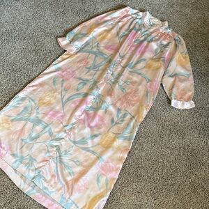 Natori Vintage Peach and Mint floral  Nightgown Large, Zip